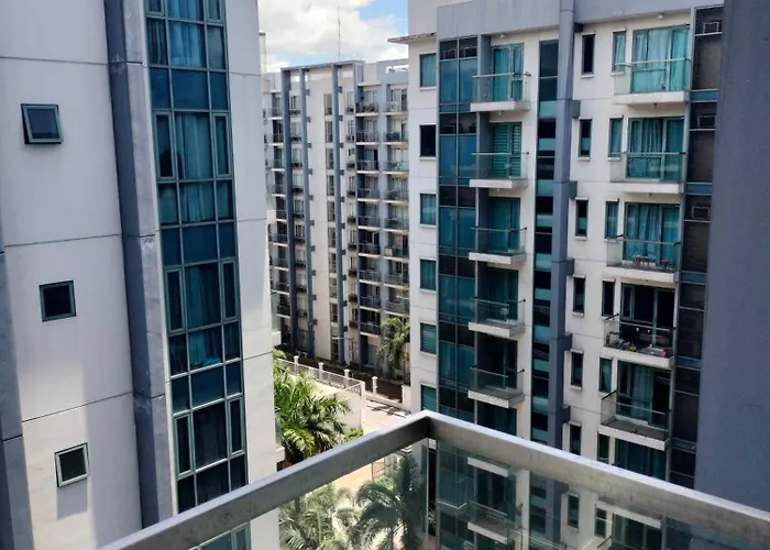 R&d Near Airport Apartahotel *